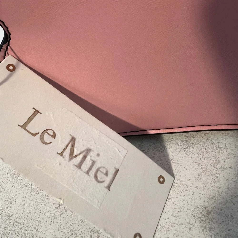 Le Miel Pink Cowgirl Hat Crossbody Bag Cow Novelty Purse Bag NWT Removable Chain